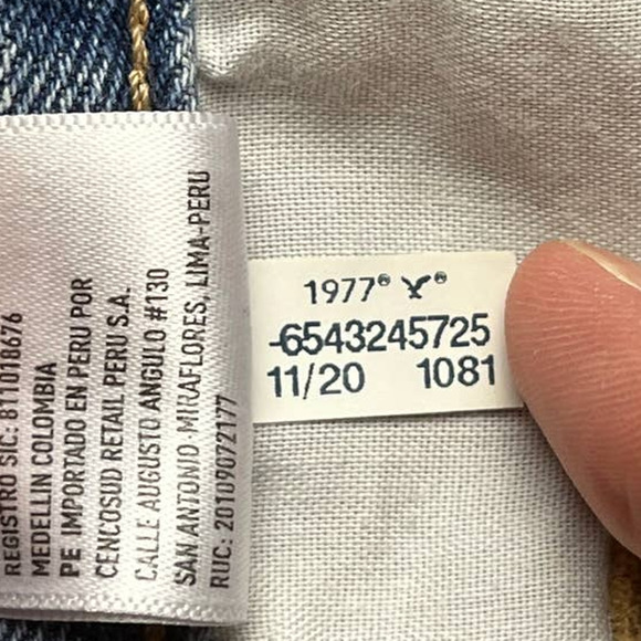 American Eagle Outfitters Mom Jeans - Picture 9 of 12